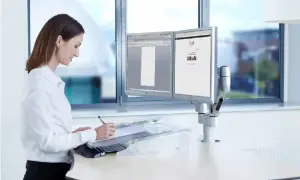 Jak pracować na dwóch monitorach i zwiększyć wydajność pracy