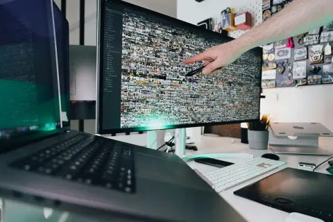 Jaki monitor dla grafika: wybierz idealny model dla perfekcyjnych kolorów