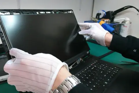 Ile kosztuje wymiana matrycy w laptopie Lenovo? Sprawdź ceny i opcje naprawy