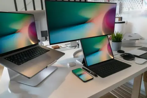 Jak z laptopa zrobić monitor - proste metody i przydatne wskazówki