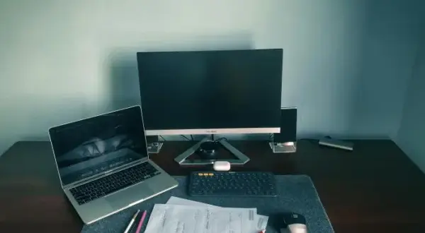 Czy drugi monitor obciąża komputer? Sprawdź, jak to wpłynie na wydajność