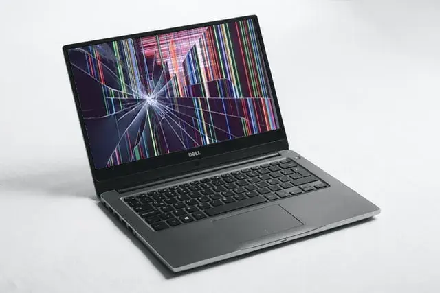 Ile kosztuje naprawa matrycy w monitorze? Sprawdź ceny i opcje naprawy